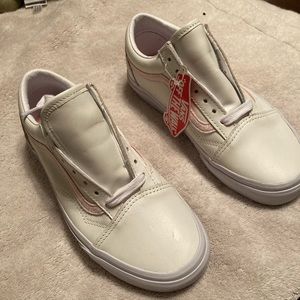 Brand new authentic vans size 6 woman’s